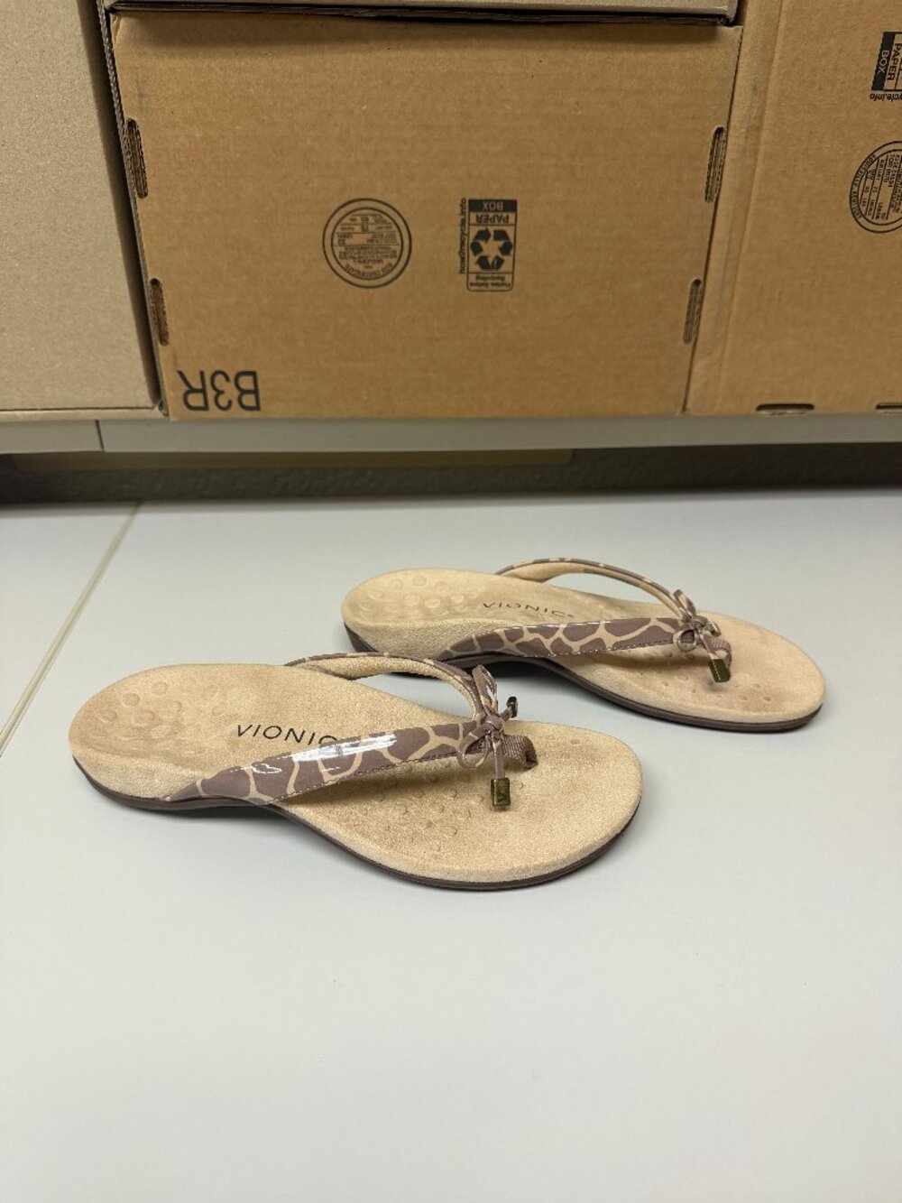 Vionic Bella Sandals - giraffe - size 7.5